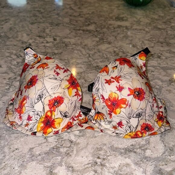 🌸 Victoria’s Secret Bio Fit Demi Lift Bra - Floral, Size 34D Perfect Condition - Picture 1 of 6
